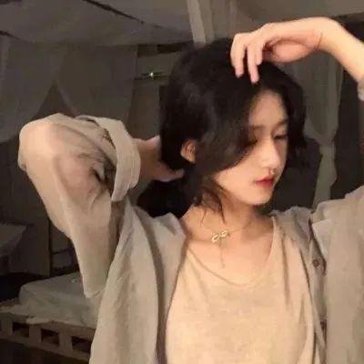 血红溅白纱